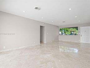 230 SE 9th St, Pompano Beach FL 33060