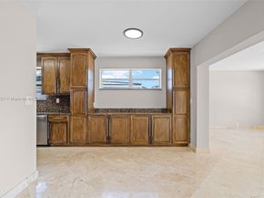 230 SE 9th St, Pompano Beach FL 33060