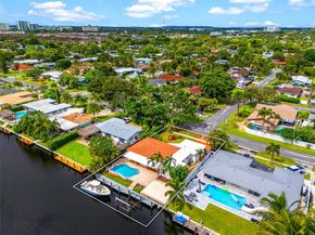 230 SE 9th St, Pompano Beach FL 33060