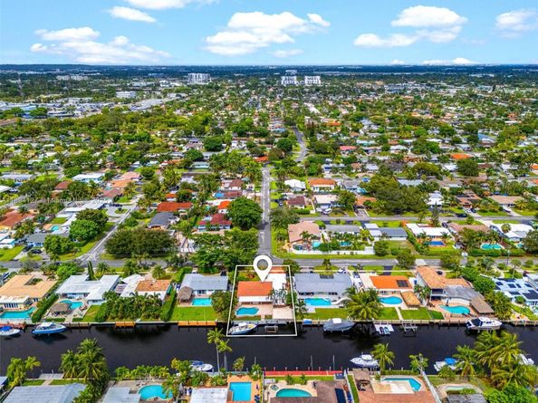 230 SE 9th St, Pompano Beach FL 33060