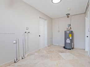 230 SE 9th St, Pompano Beach FL 33060