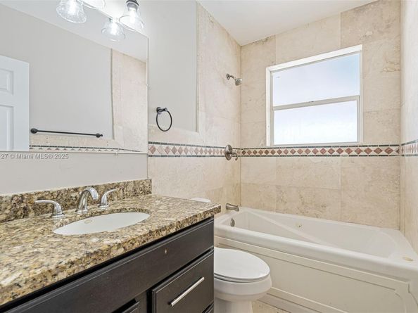 230 SE 9th St, Pompano Beach FL 33060
