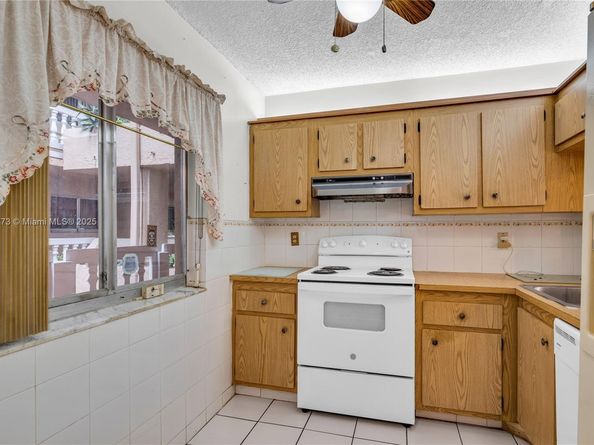 17000 NW 67th Ave 230, Hialeah FL 33015