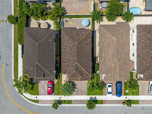 3345 W 95th Ter, Hialeah FL 33018