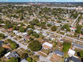 3341 NW 7th St, Lauderhill FL 33311