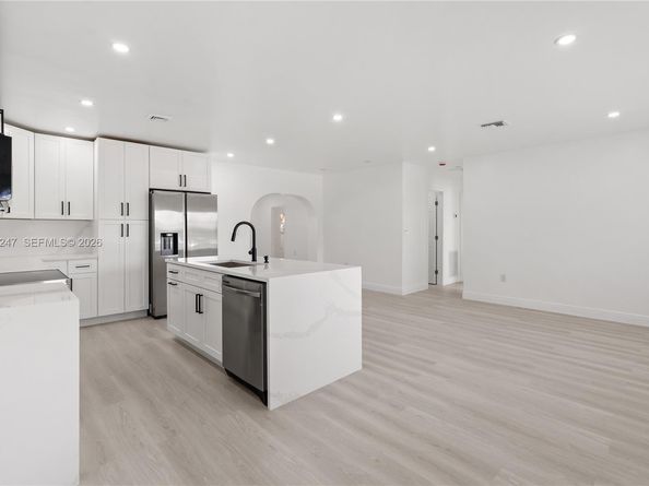 3341 NW 7th St, Lauderhill FL 33311