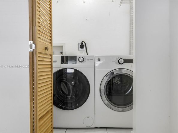 18001 N Bay Rd 505, Sunny Isles Beach FL 33160