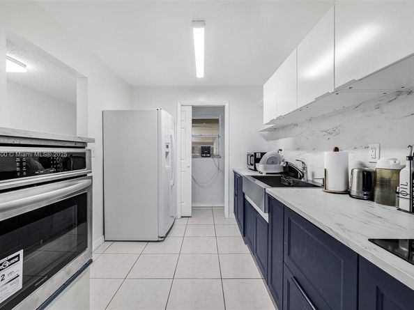 18001 N Bay Rd 505, Sunny Isles Beach FL 33160