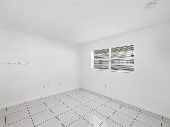 18001 N Bay Rd 505, Sunny Isles Beach FL 33160
