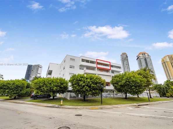 18001 N Bay Rd 505, Sunny Isles Beach FL 33160