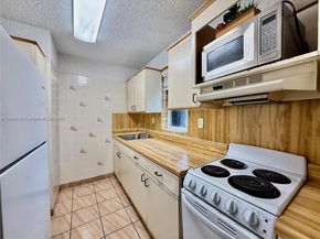 424 SW 7th St 404, Miami FL 33130