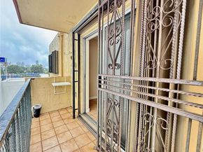 424 SW 7th St 404, Miami FL 33130