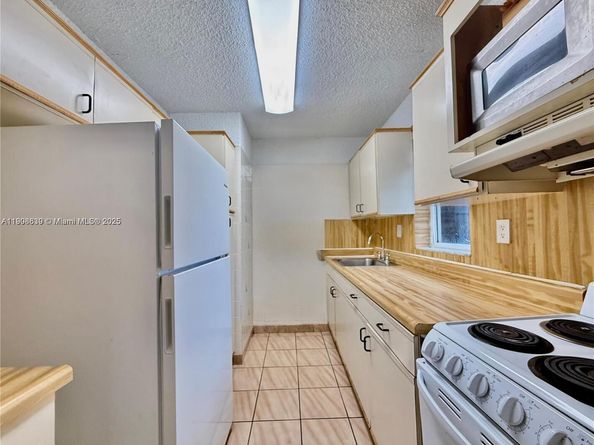 424 SW 7th St 404, Miami FL 33130