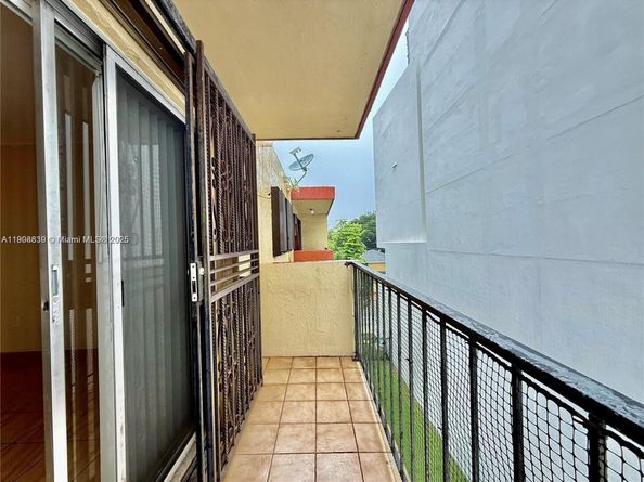 424 SW 7th St 404, Miami FL 33130