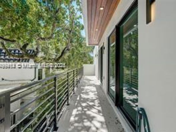 1780 Chucunantah Rd, Miami FL 33133