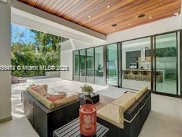 1780 Chucunantah Rd, Miami FL 33133