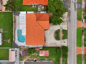31 NW 133rd Pl, Miami FL 33182