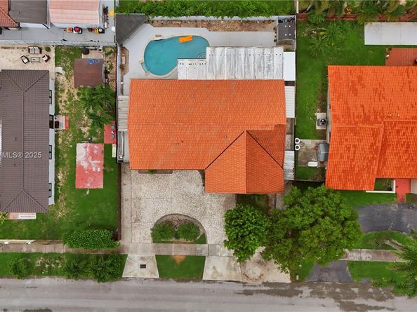 31 NW 133rd Pl, Miami FL 33182