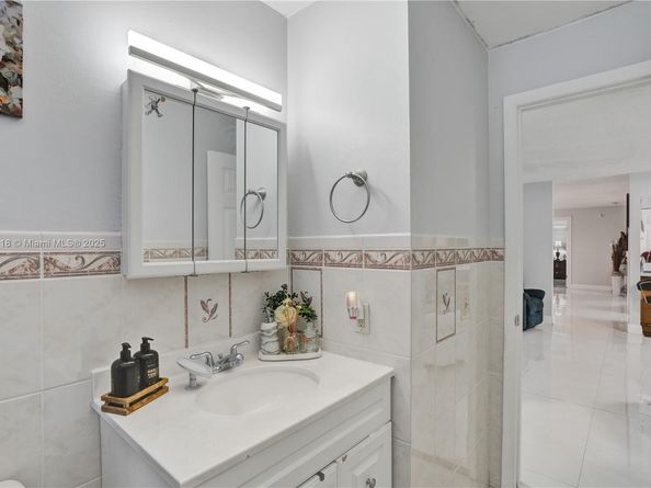 31 NW 133rd Pl, Miami FL 33182