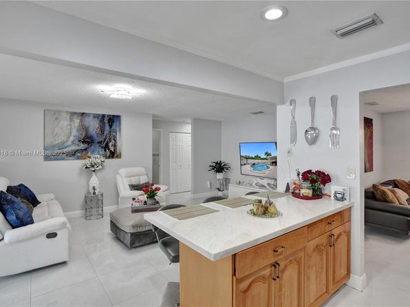 31 NW 133rd Pl, Miami FL 33182