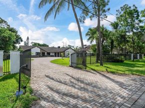 6252 NW 65th Ter, Parkland FL 33067