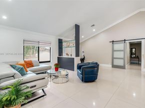 6252 NW 65th Ter, Parkland FL 33067