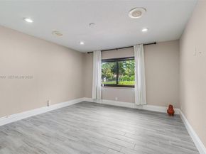 6252 NW 65th Ter, Parkland FL 33067
