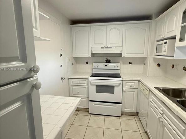 8000 Harding Ave 5F, Miami Beach FL 33141