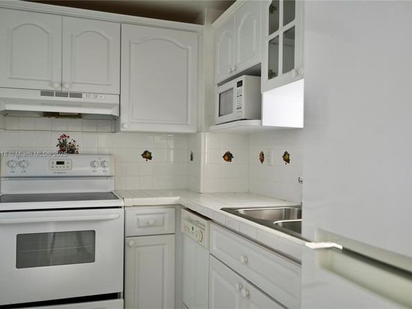 8000 Harding Ave 5F, Miami Beach FL 33141