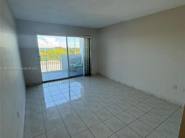 8000 Harding Ave 5F, Miami Beach FL 33141