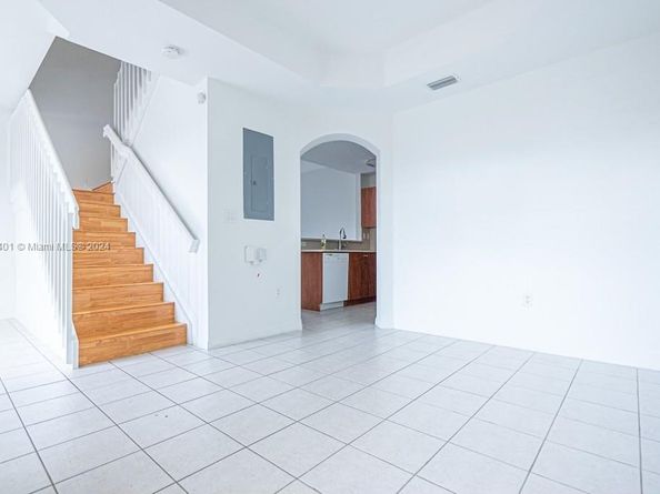 784 SW 106th Ave 1902, Pembroke Pines FL 33025