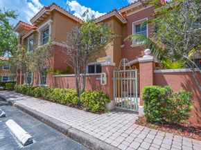 784 SW 106th Ave 1902, Pembroke Pines FL 33025