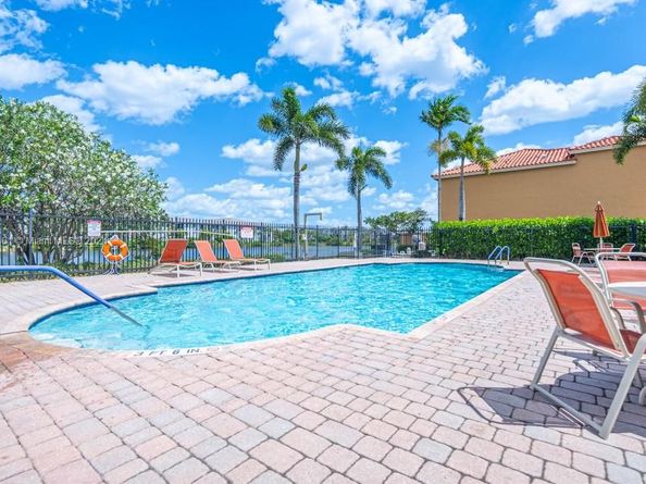 784 SW 106th Ave 1902, Pembroke Pines FL 33025