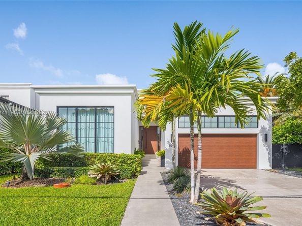 895 NE 76th St, Miami FL 33138