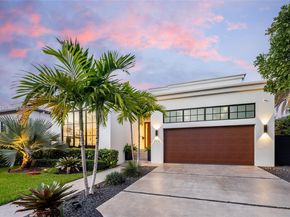 895 NE 76th St, Miami FL 33138