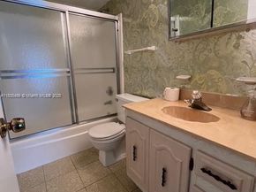 301 Croton Ave 203, Lantana FL 33462