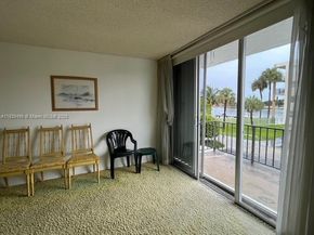 301 Croton Ave 203, Lantana FL 33462