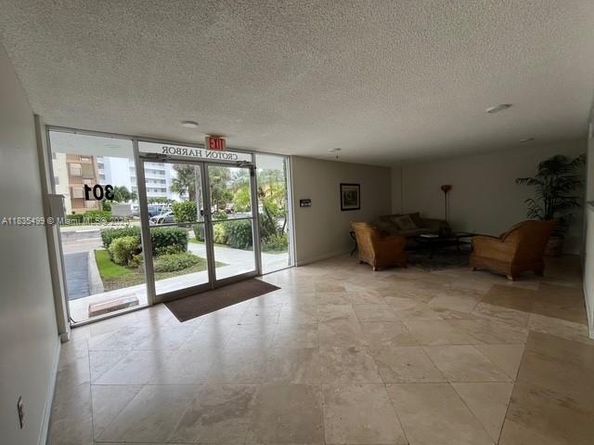 301 Croton Ave 203, Lantana FL 33462