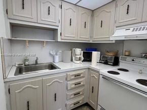 301 Croton Ave 203, Lantana FL 33462