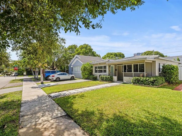 1655 Jefferson St, Hollywood FL 33020
