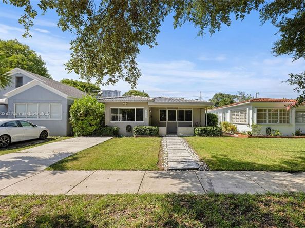 1655 Jefferson St, Hollywood FL 33020