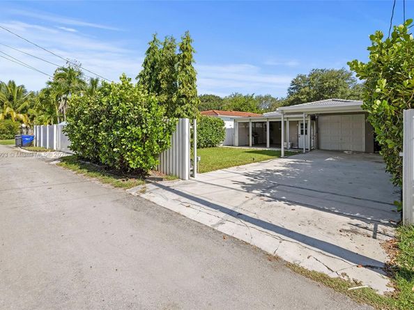 1655 Jefferson St, Hollywood FL 33020