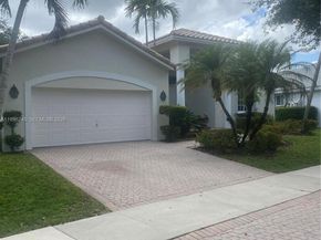 3066 Lakewood Cir, Weston FL 33332