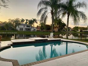 3066 Lakewood Cir, Weston FL 33332
