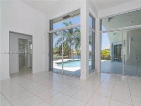 3066 Lakewood Cir, Weston FL 33332