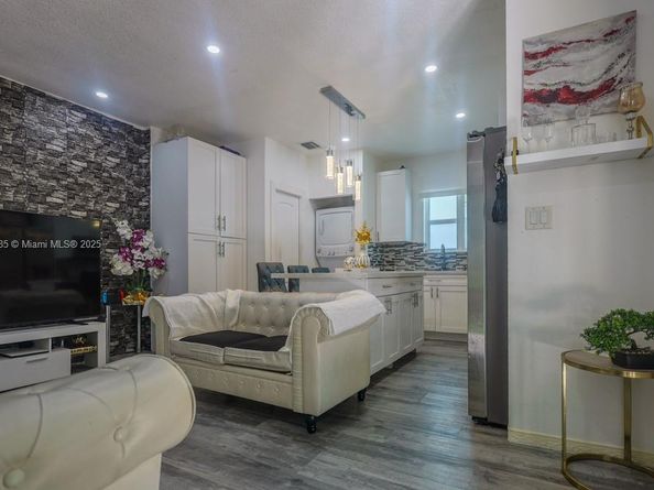 3495 W 2nd Ave, Hialeah FL 33012
