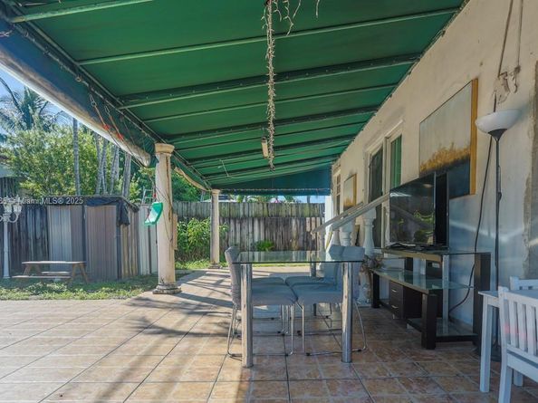 3495 W 2nd Ave, Hialeah FL 33012