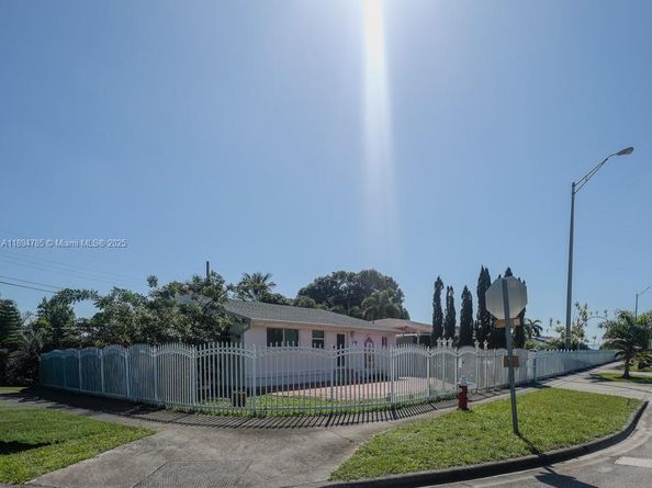 3495 W 2nd Ave, Hialeah FL 33012