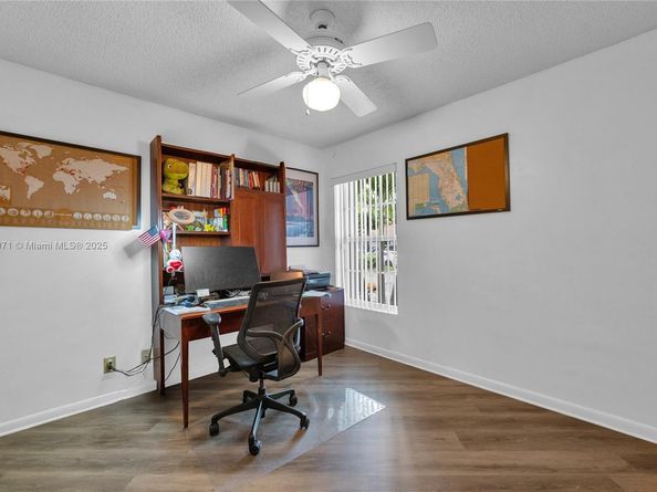 1361 Seagrape Cir, Weston FL 33326