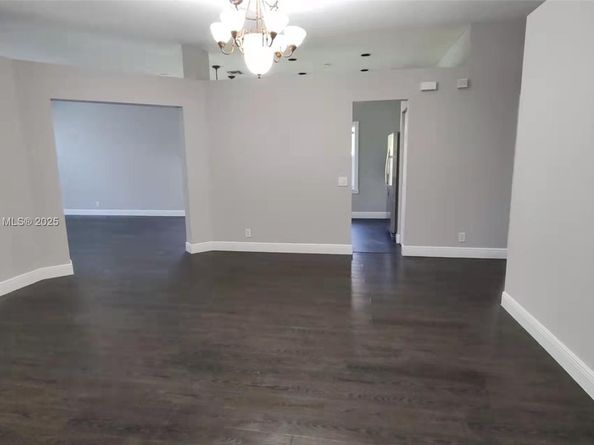 675 Maplewood Ct, Weston FL 33327